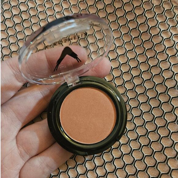 V Kosmetik Natural Kiss Blusher Blush ~ NEW - Picture 4 of 6